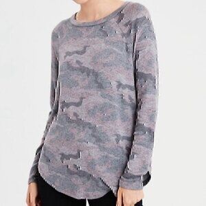 AMERICAN EAGLE Soft & Sexy Plush Gray Pink Camo Camouflage Long Sleeve Tee Top